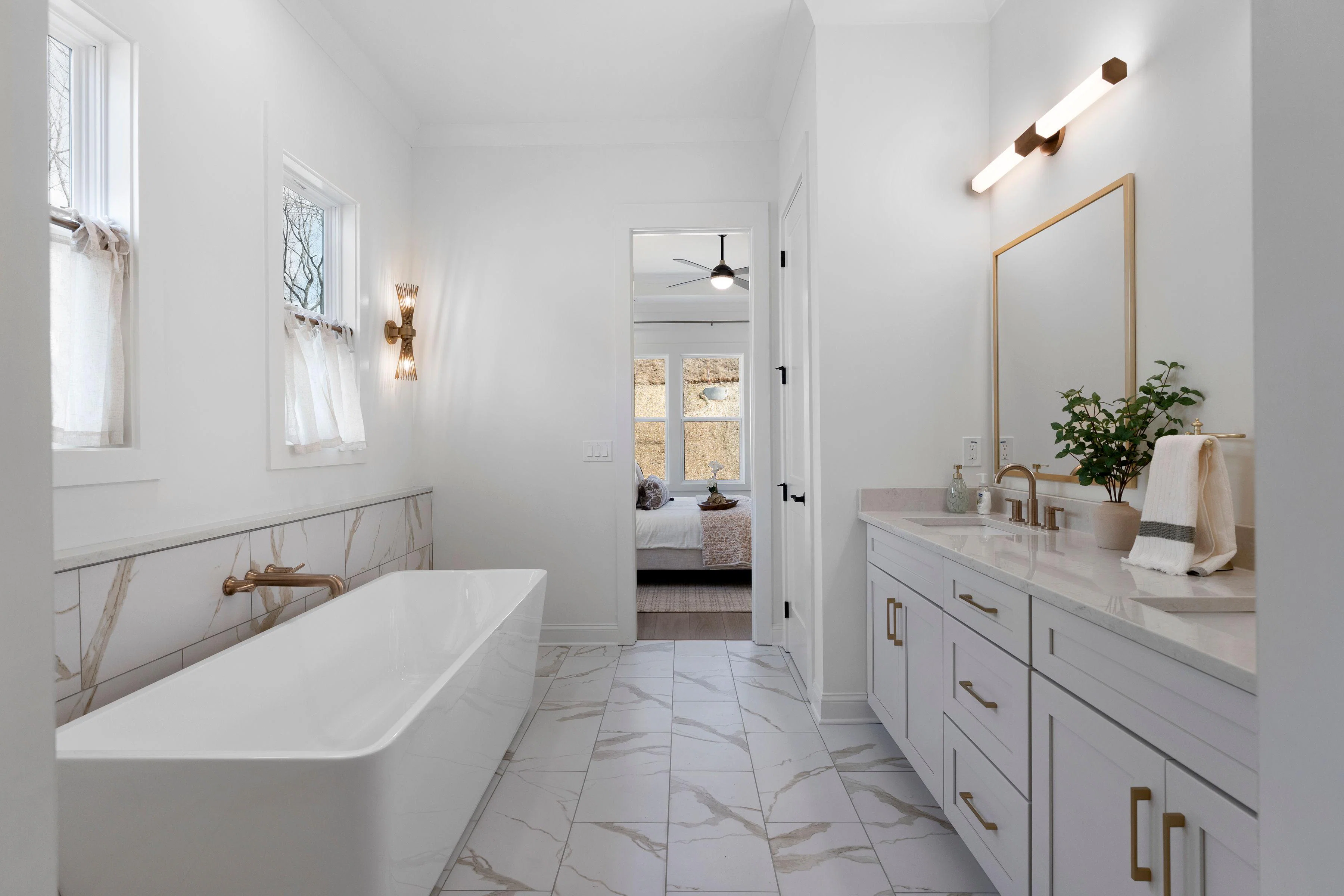 Chestnut B Primary Bath