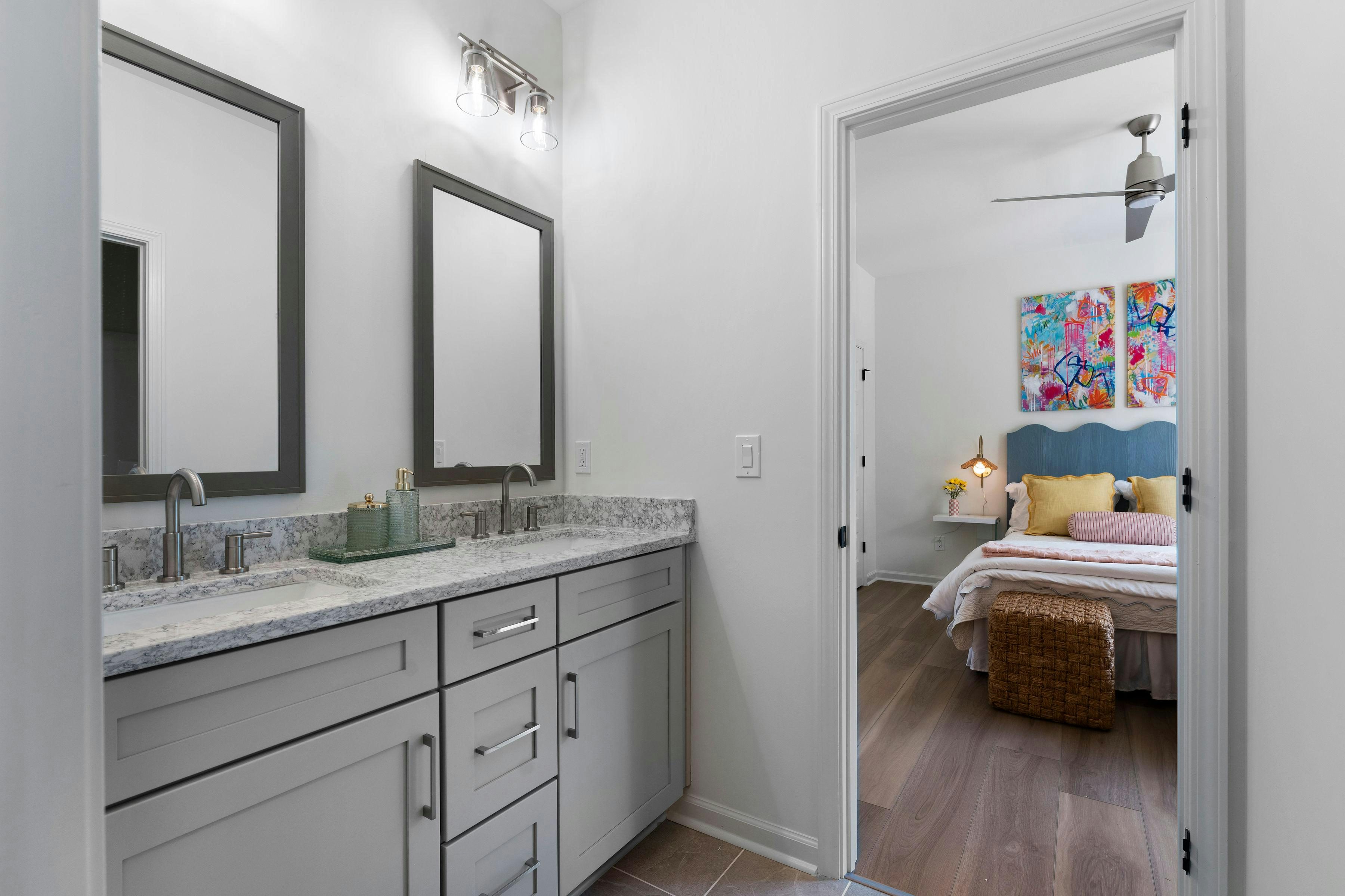 Chestnut Upper Level Full Bath