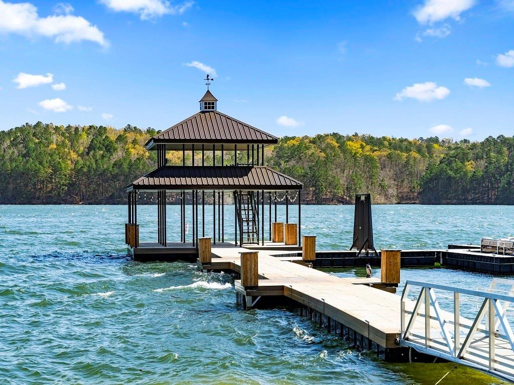 Image of Interior or Exterior of listing