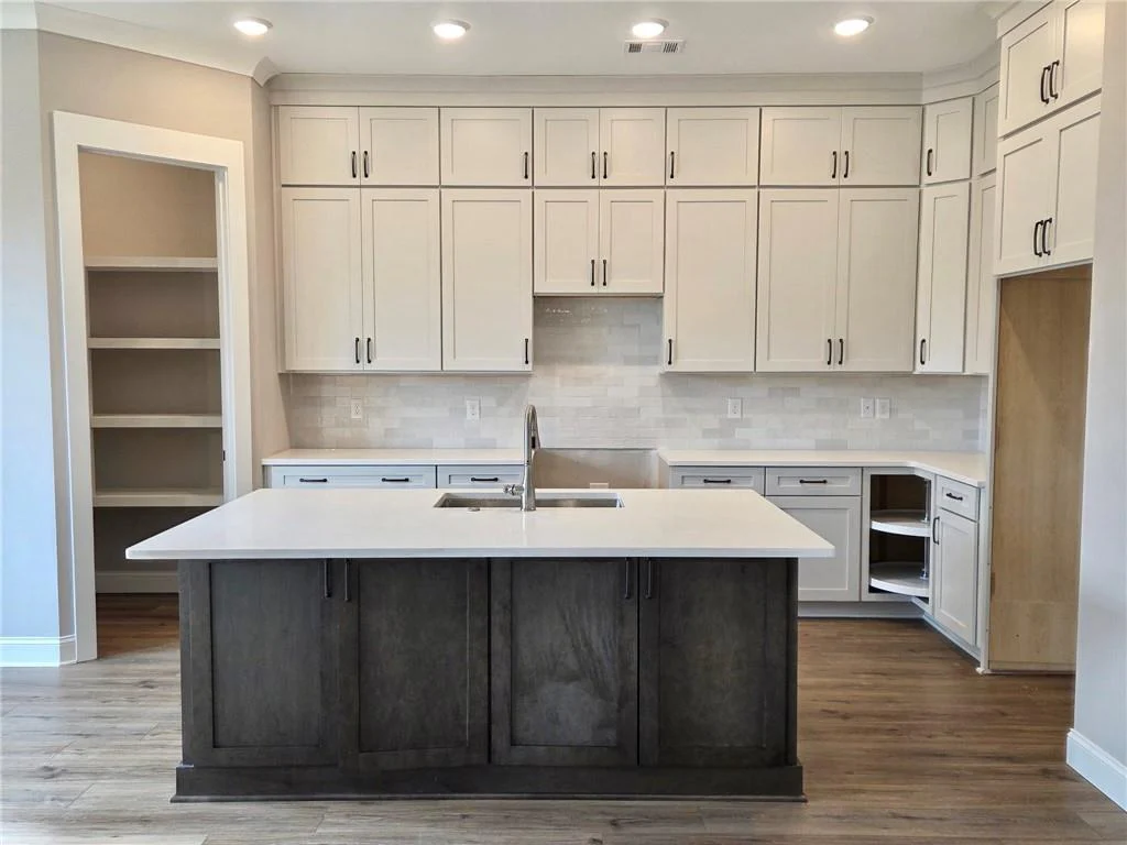 Image of Interior or Exterior of listing