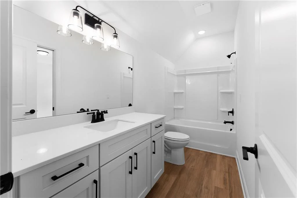 Image of Interior or Exterior of listing