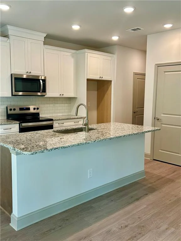 Image of Interior or Exterior of listing