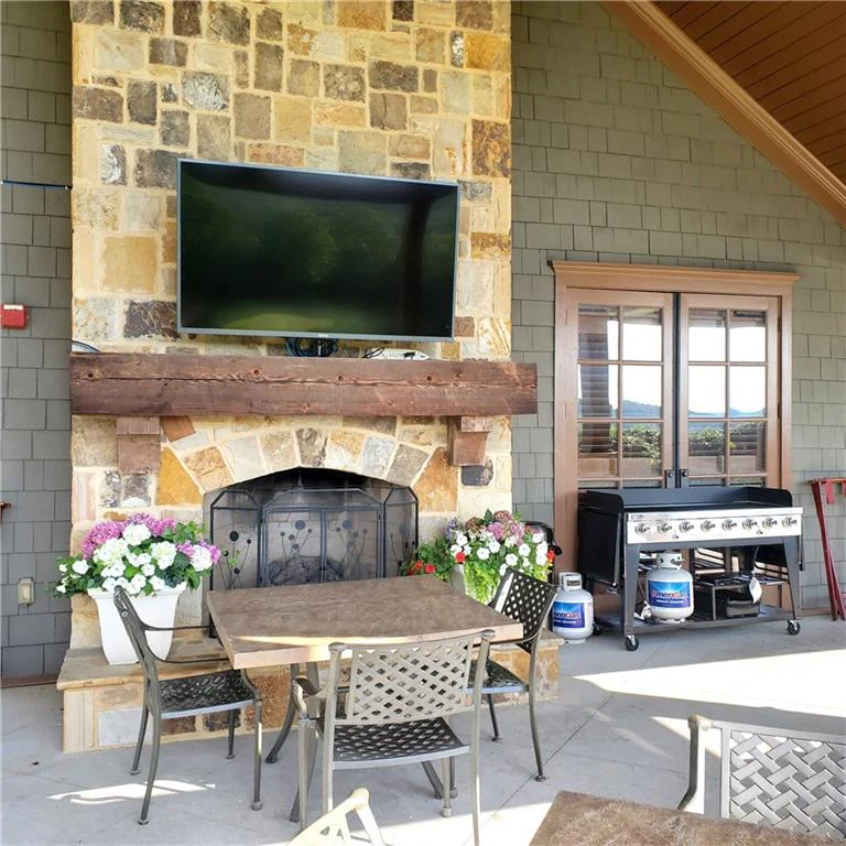 Image of Interior or Exterior of listing