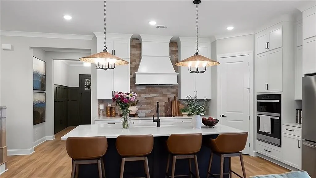Image of Interior or Exterior of listing