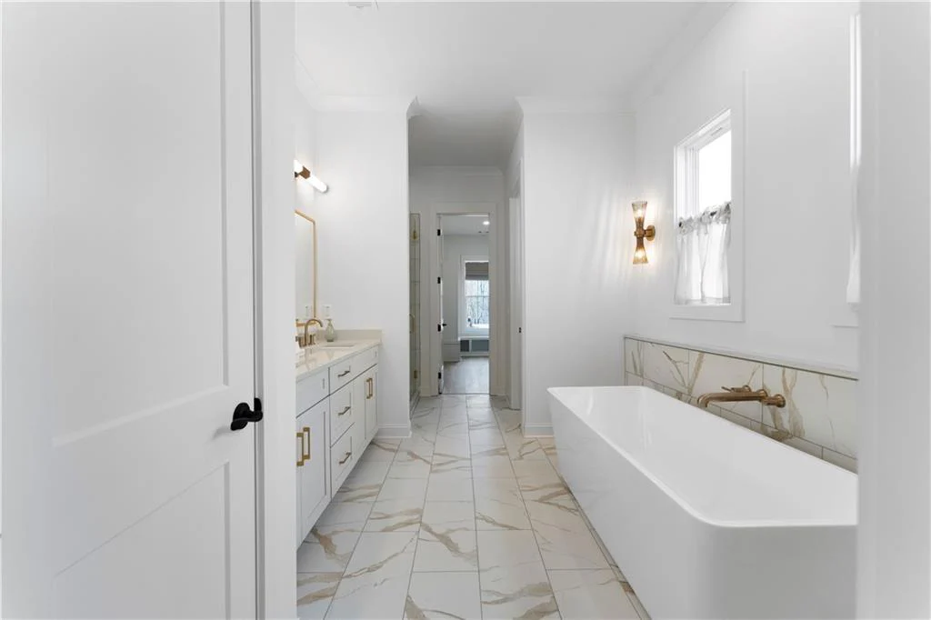Image of Interior or Exterior of listing
