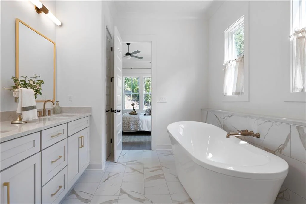Image of Interior or Exterior of listing