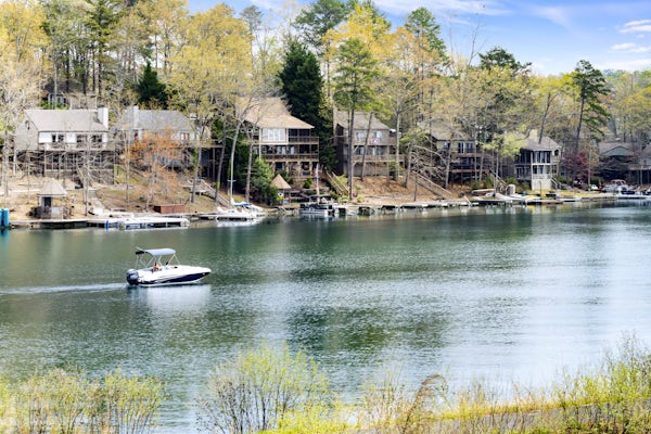 Boating on Lake Arrowhead Boating on Lake Arrowhead